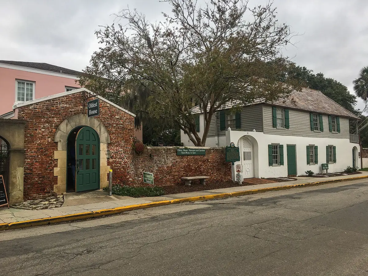 The Oldest House museum with its coquina wall, on the route of St. Augustine carriage tours and cart tours